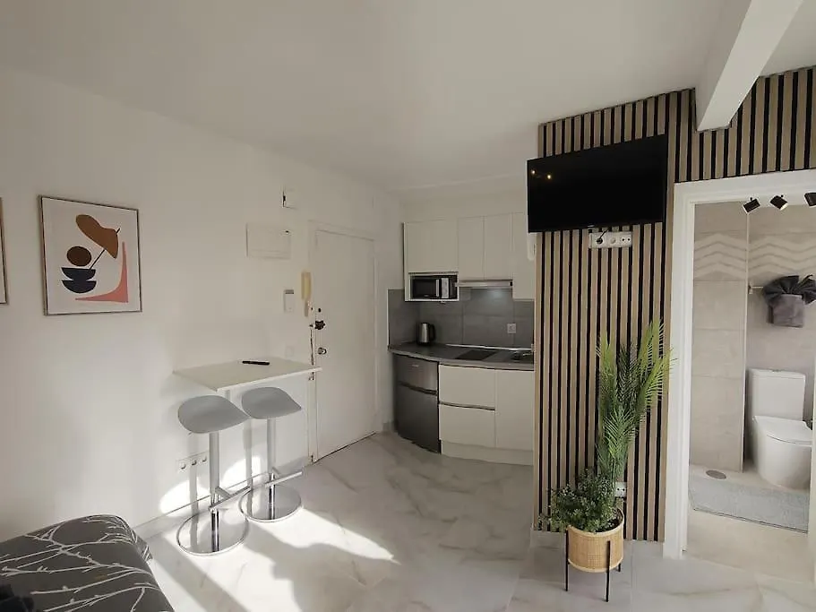 Congreso Sunset Terrace. With Sunny Terrace And Sea Views. Apartment Torremolinos